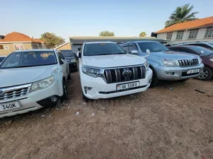 Toyota Land Cruiser Prado 2017 White