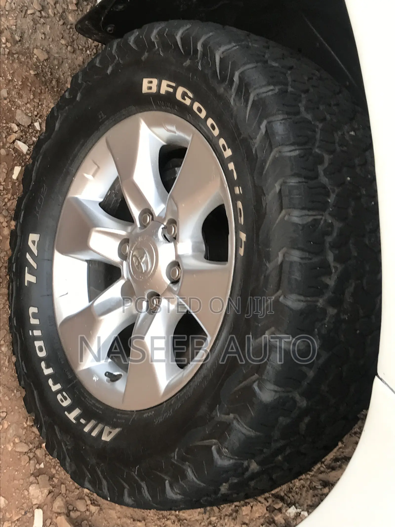 Toyota Land Cruiser Prado 2011 White
