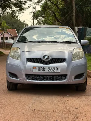 Toyota Vitz 2008 Silver