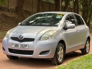 Toyota Vitz 2008 Silver