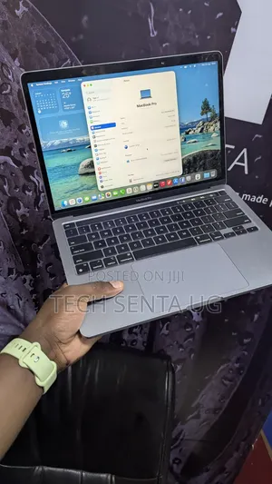 Laptop Apple MacBook Pro 2022 M2 8GB Apple M2 SSD 512GB