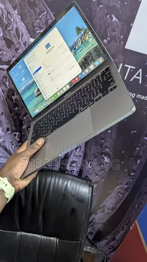 Laptop Apple MacBook Pro 2022 M2 8GB Apple M2 SSD 512GB