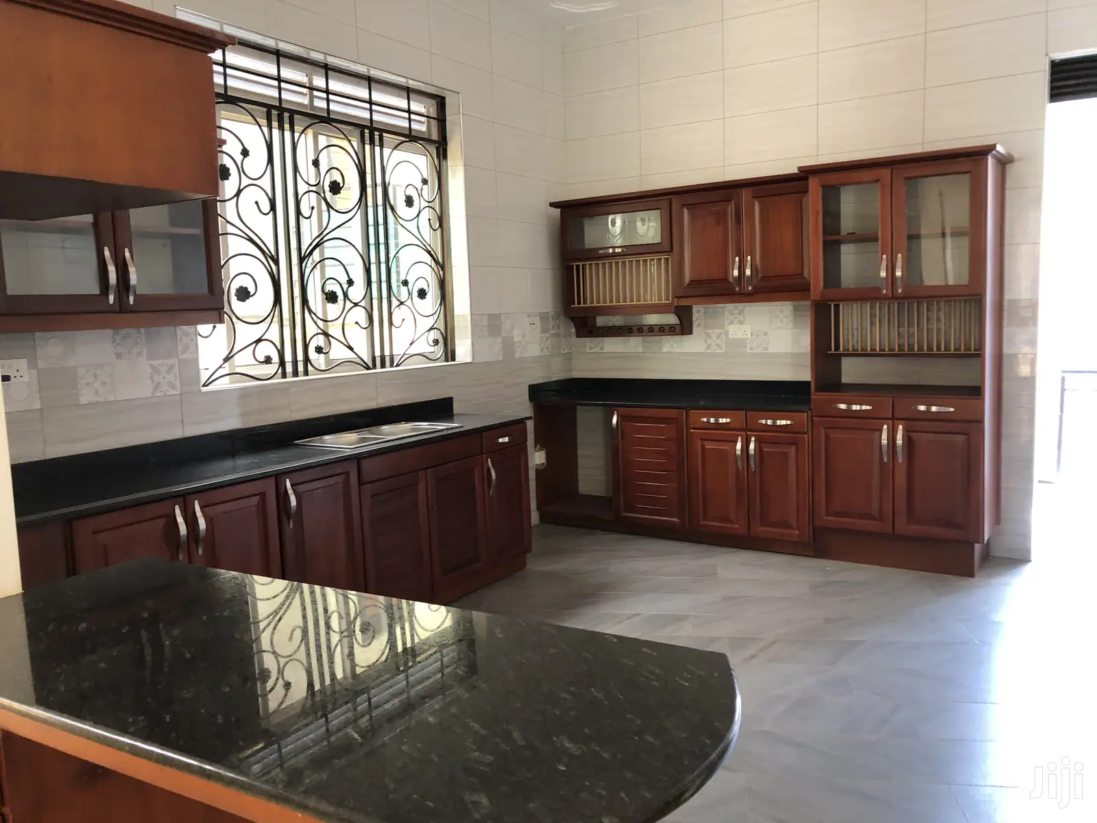 Furnished 5bdrm House in Kira, Kampala for Sale