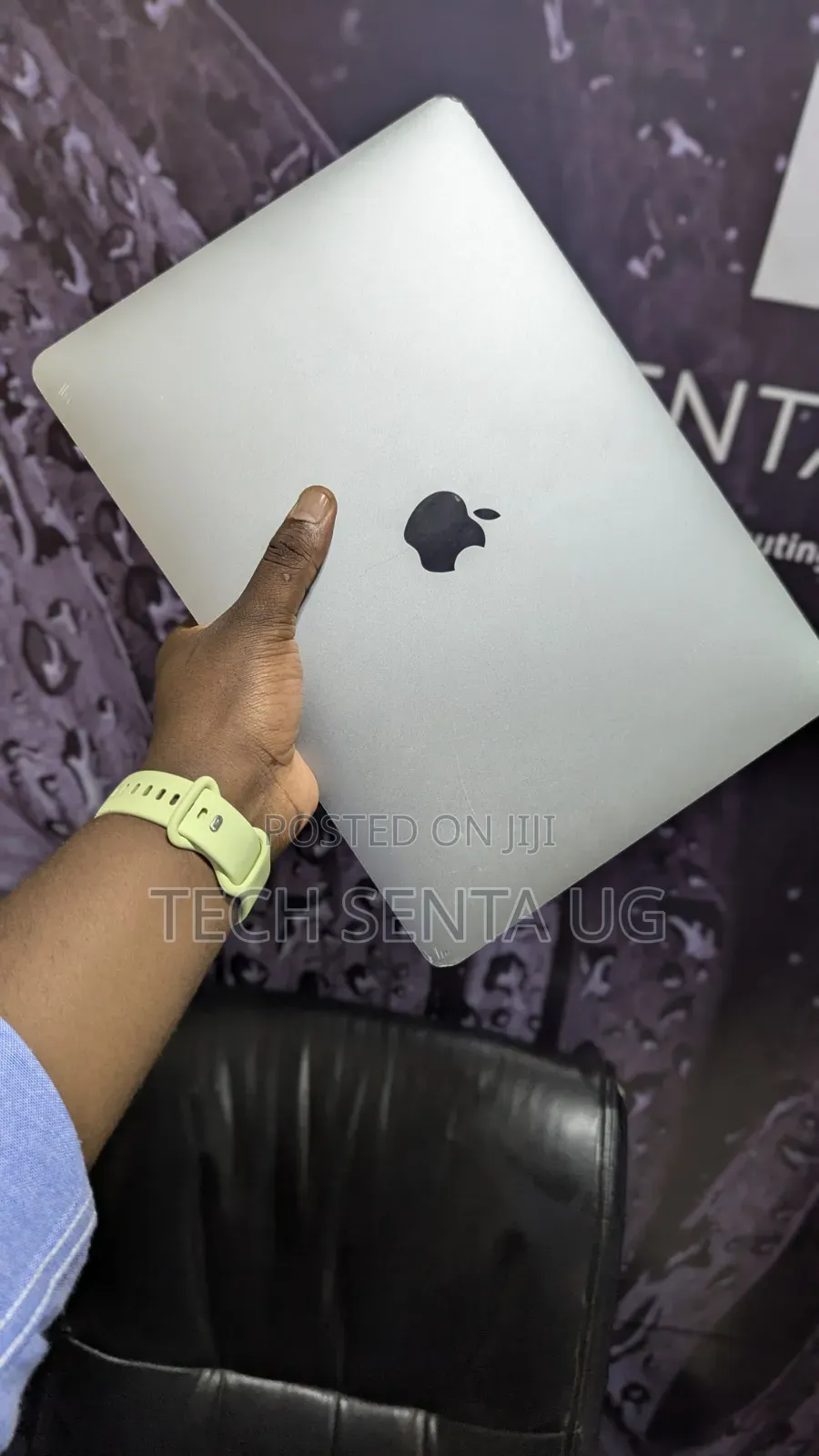 Laptop Apple MacBook Pro 2022 M2 8GB Apple M2 SSD 512GB