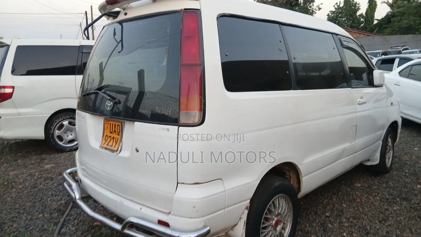 Toyota Noah 2001 White