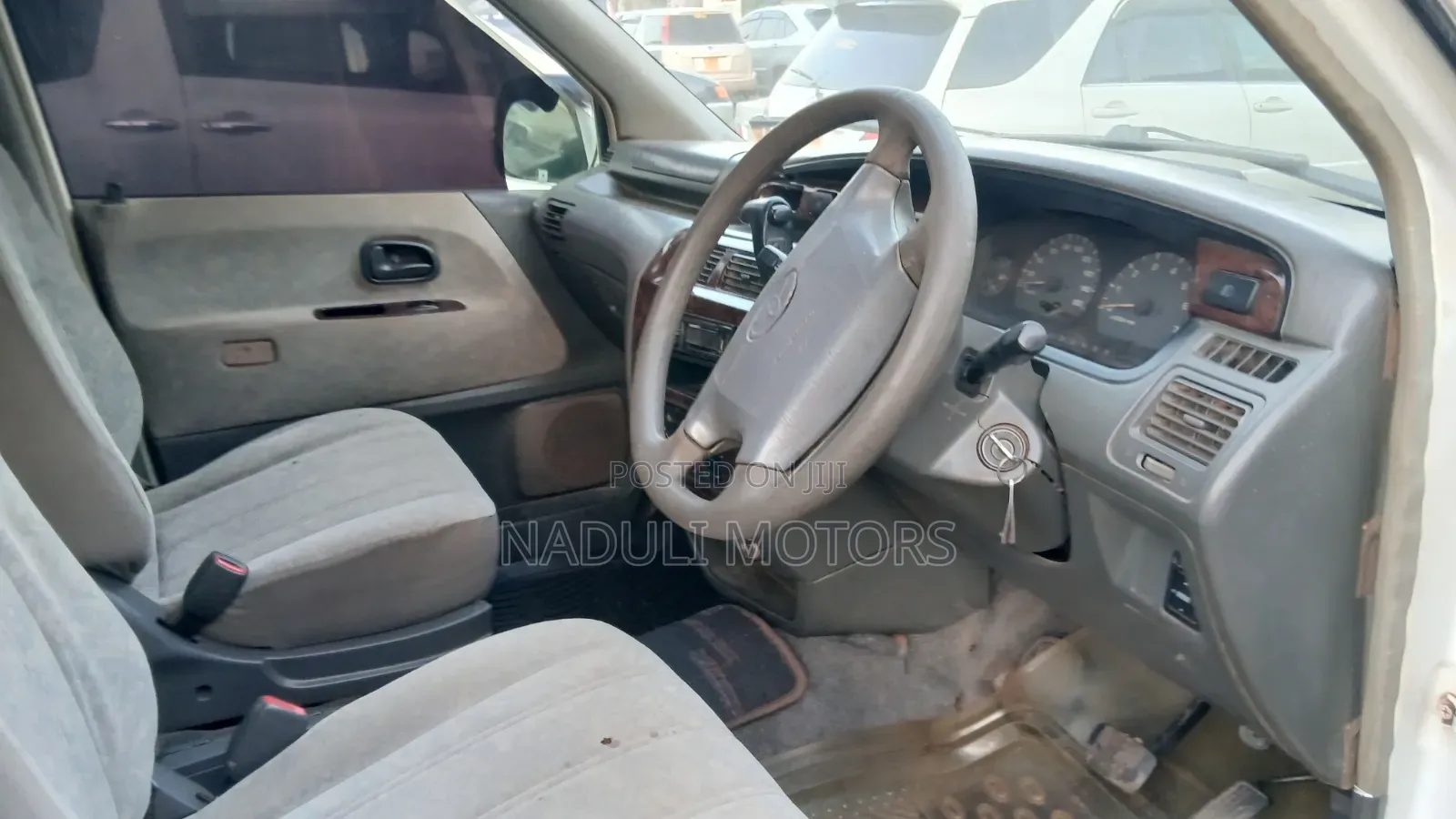 Toyota Noah 2001 White