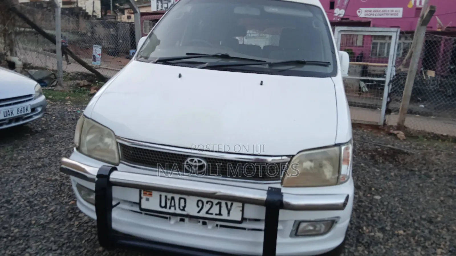 Toyota Noah 2001 White