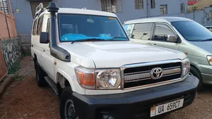Toyota Land Cruiser 2007 White