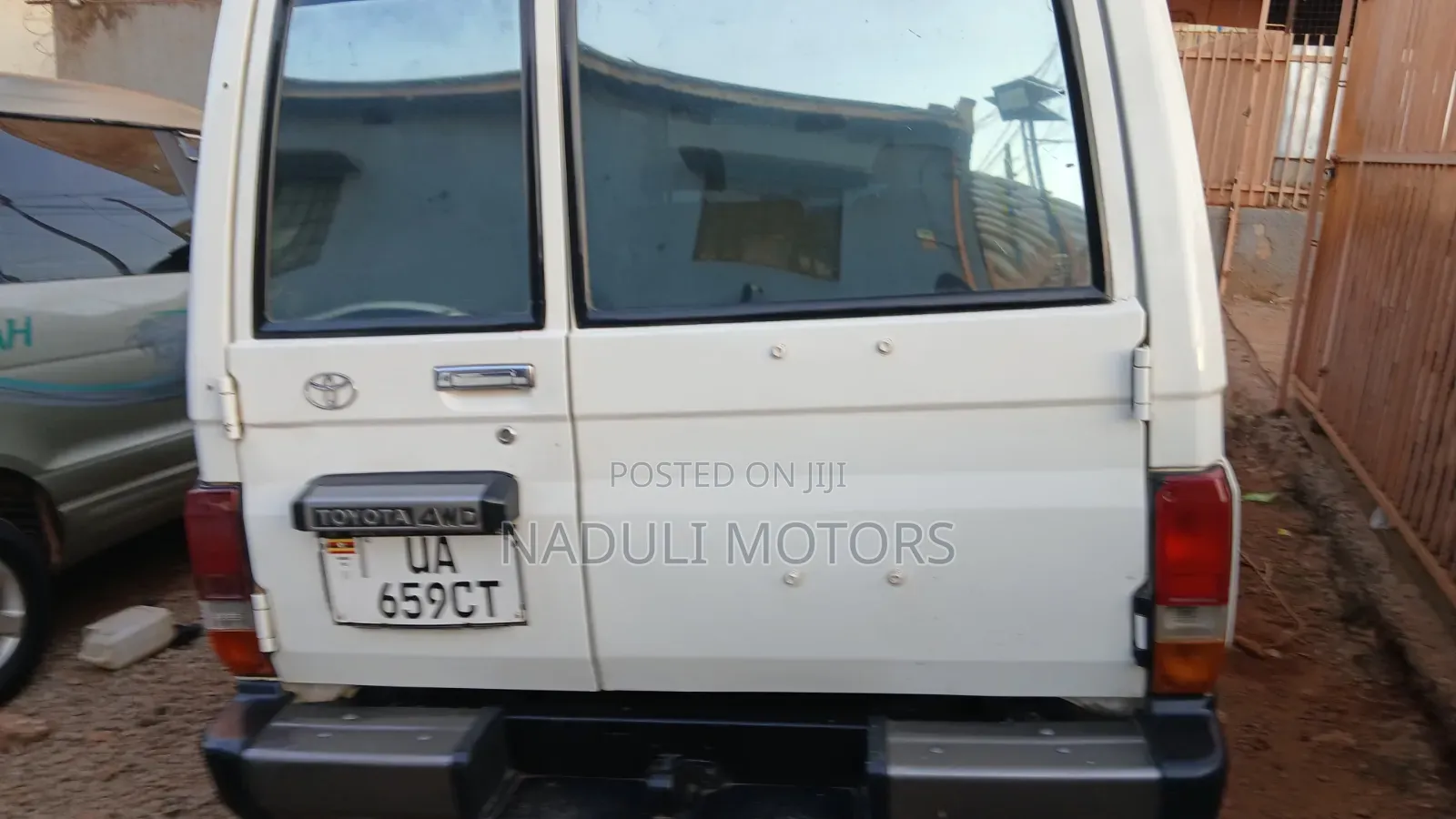 Toyota Land Cruiser 2007 White
