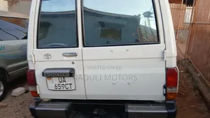 Toyota Land Cruiser 2007 White