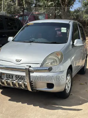 Toyota Fun Cargo 2005 Silver