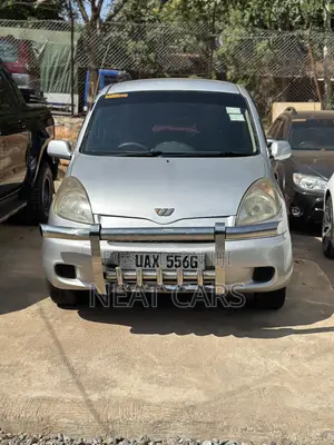 Toyota Fun Cargo 2005 Silver