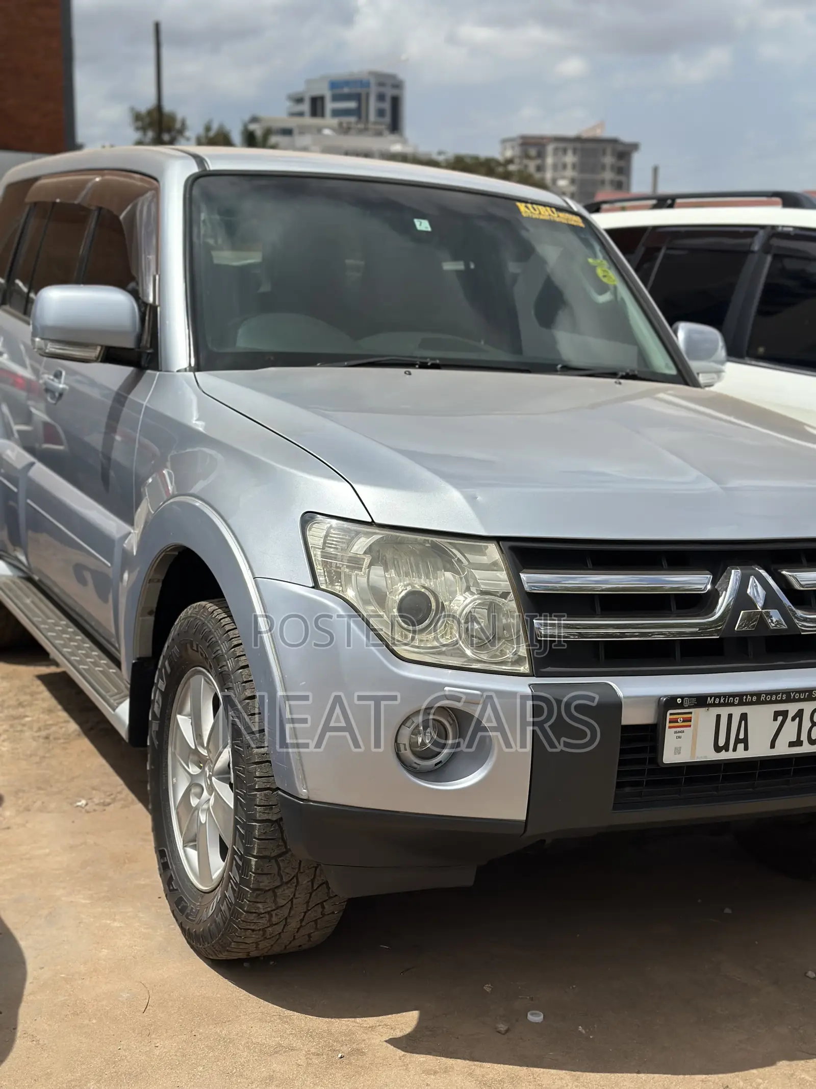 Mitsubishi Pajero 2009 Silver