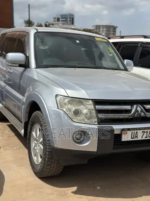 Mitsubishi Pajero 2009 Silver