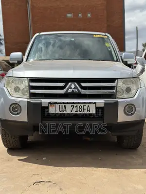 Mitsubishi Pajero 2009 Silver