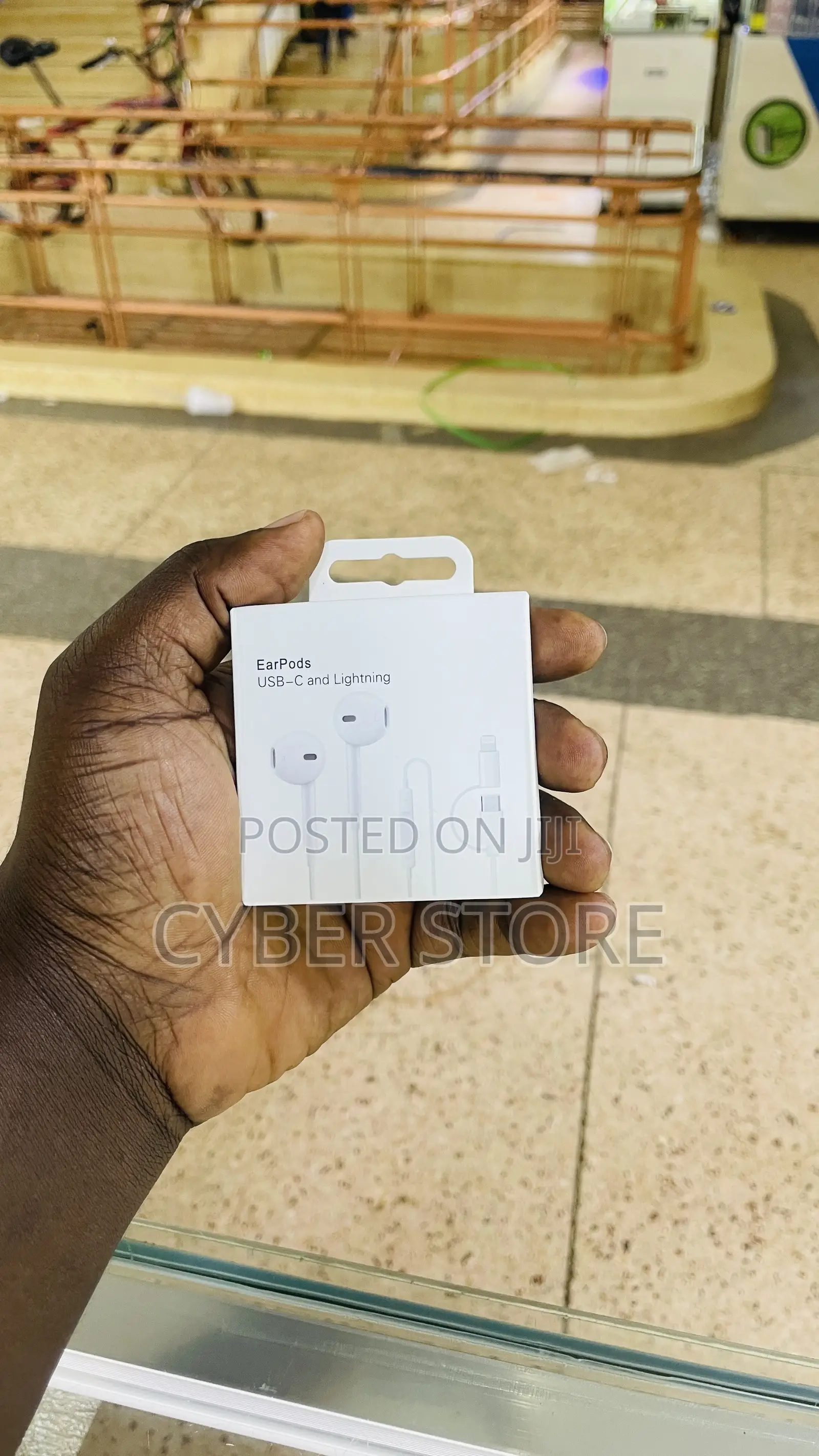 Apple EarPods Featuring Both USB-C and Lightning