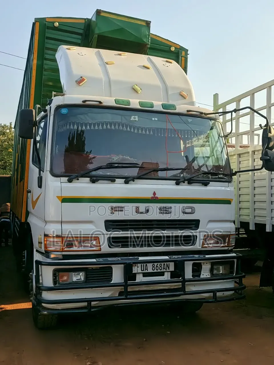 Mitsubishi Fuso 2002 White