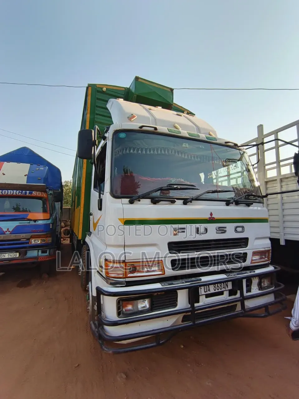 Mitsubishi Fuso 2002 White