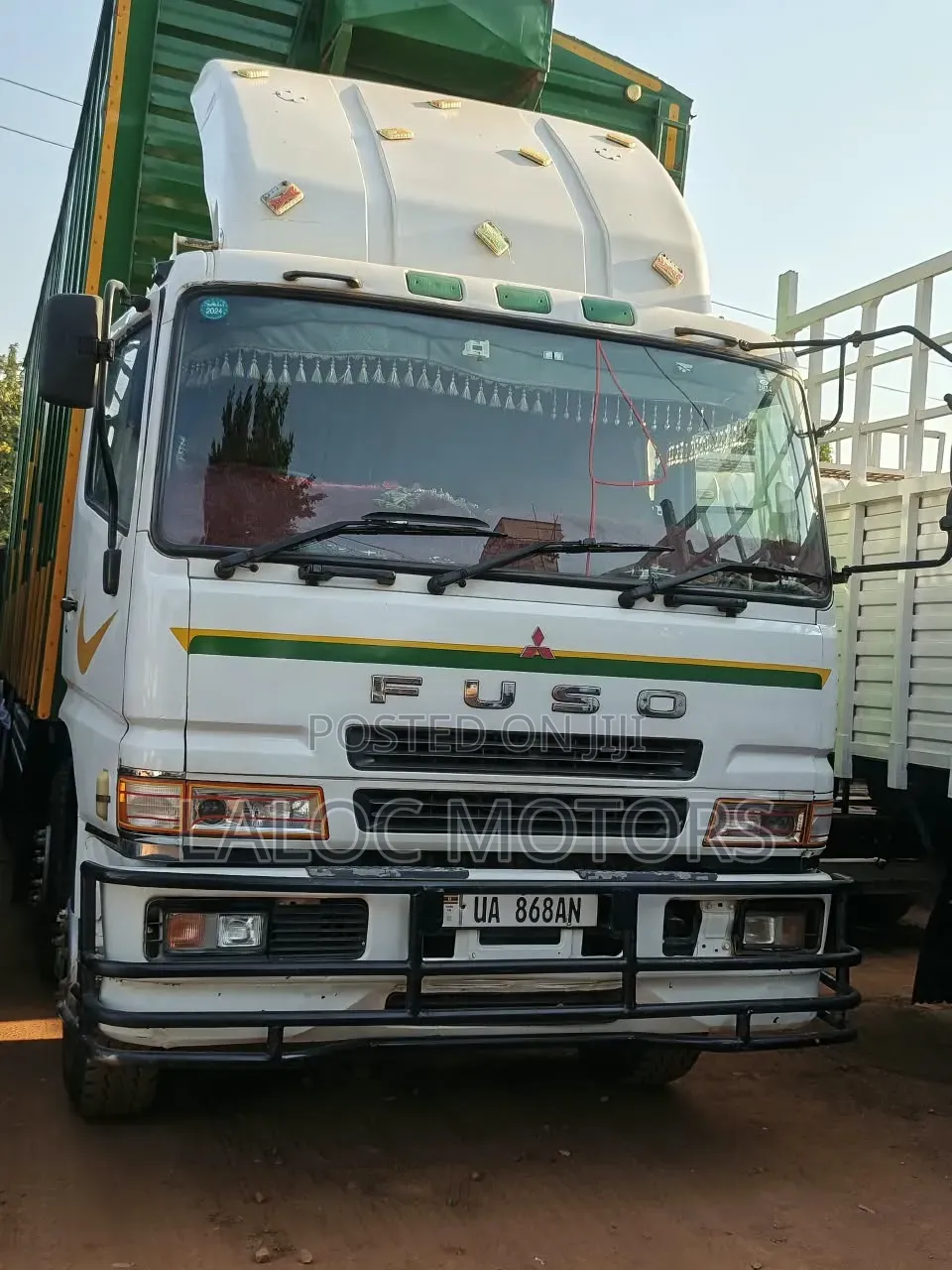 Mitsubishi Fuso 2002 White