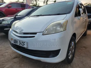 Toyota Passo Sette 1.5 FWD 2010 White