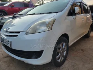 Toyota Passo Sette 1.5 FWD 2010 White
