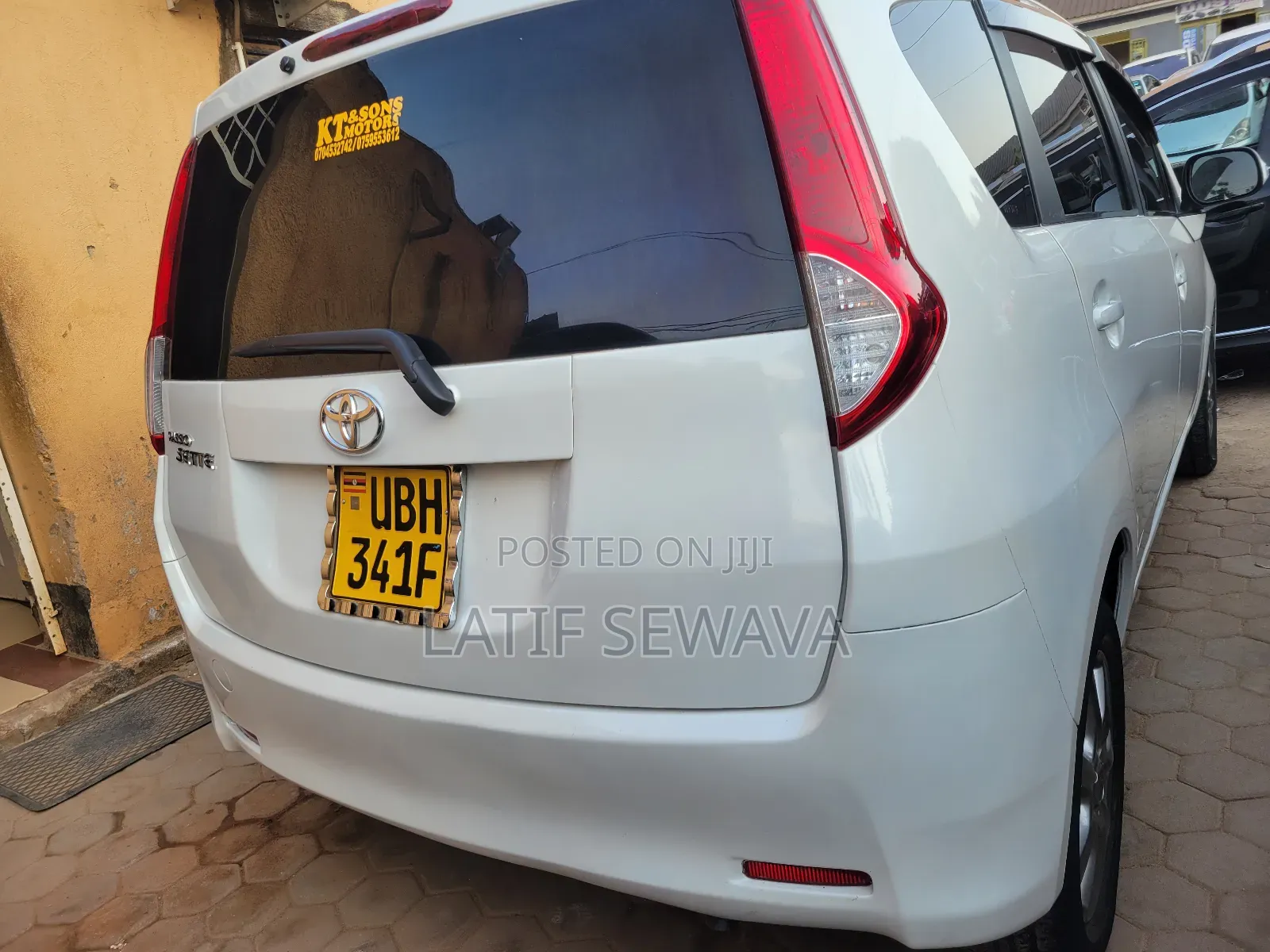 Toyota Passo Sette 1.5 FWD 2010 White