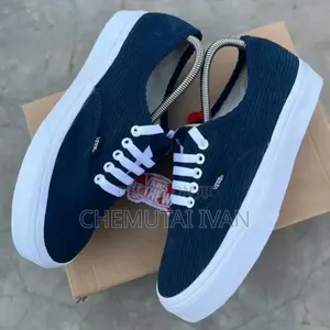 Authentique Off-White Vans