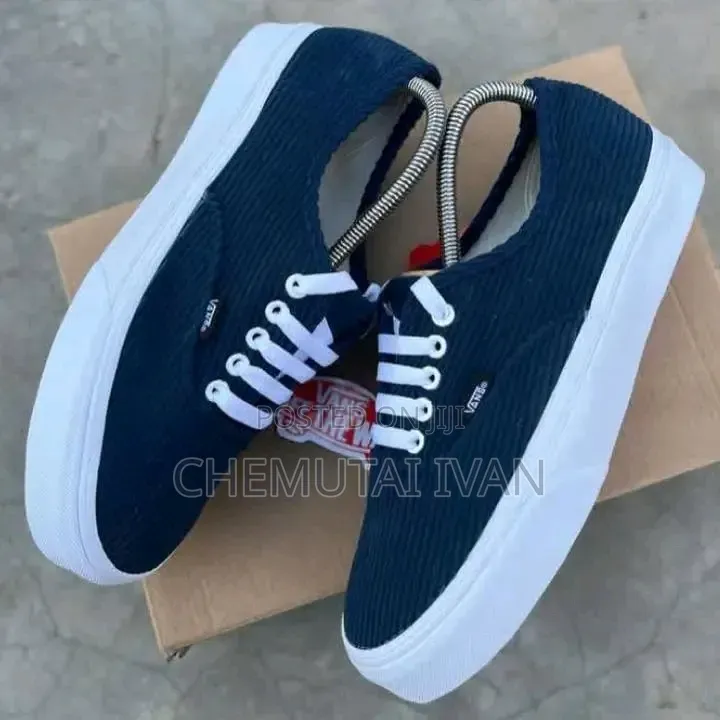 Authentique Off-White Vans
