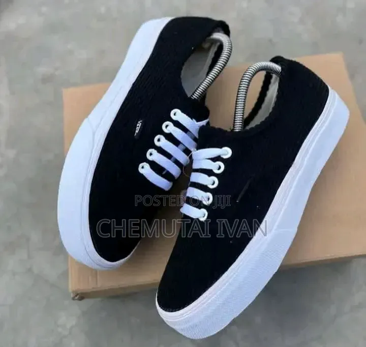 Authentique Off-White Vans
