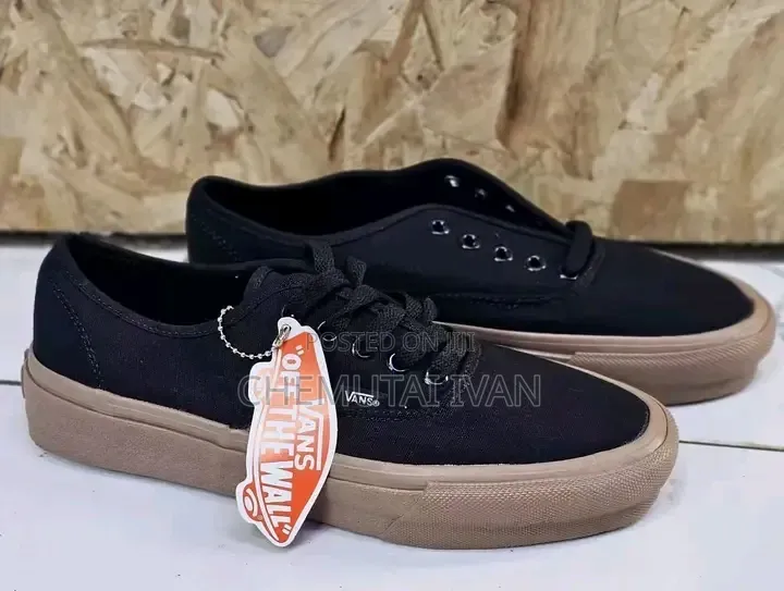 Authentique Off-White Vans