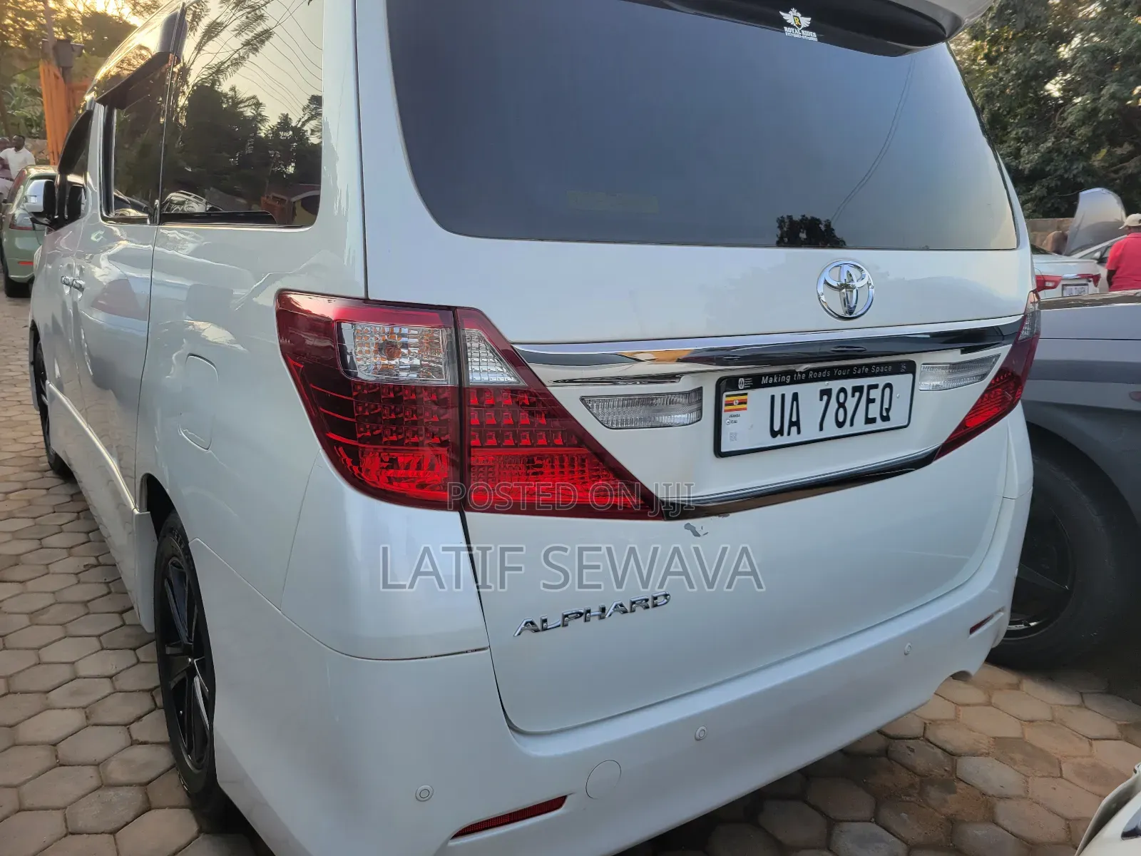 Toyota Alphard 2.4 Petrol AWD 2013 White