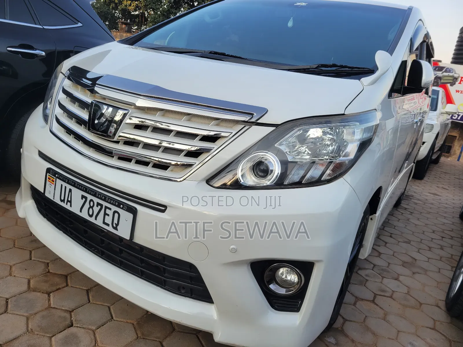 Toyota Alphard 2.4 Petrol AWD 2013 White