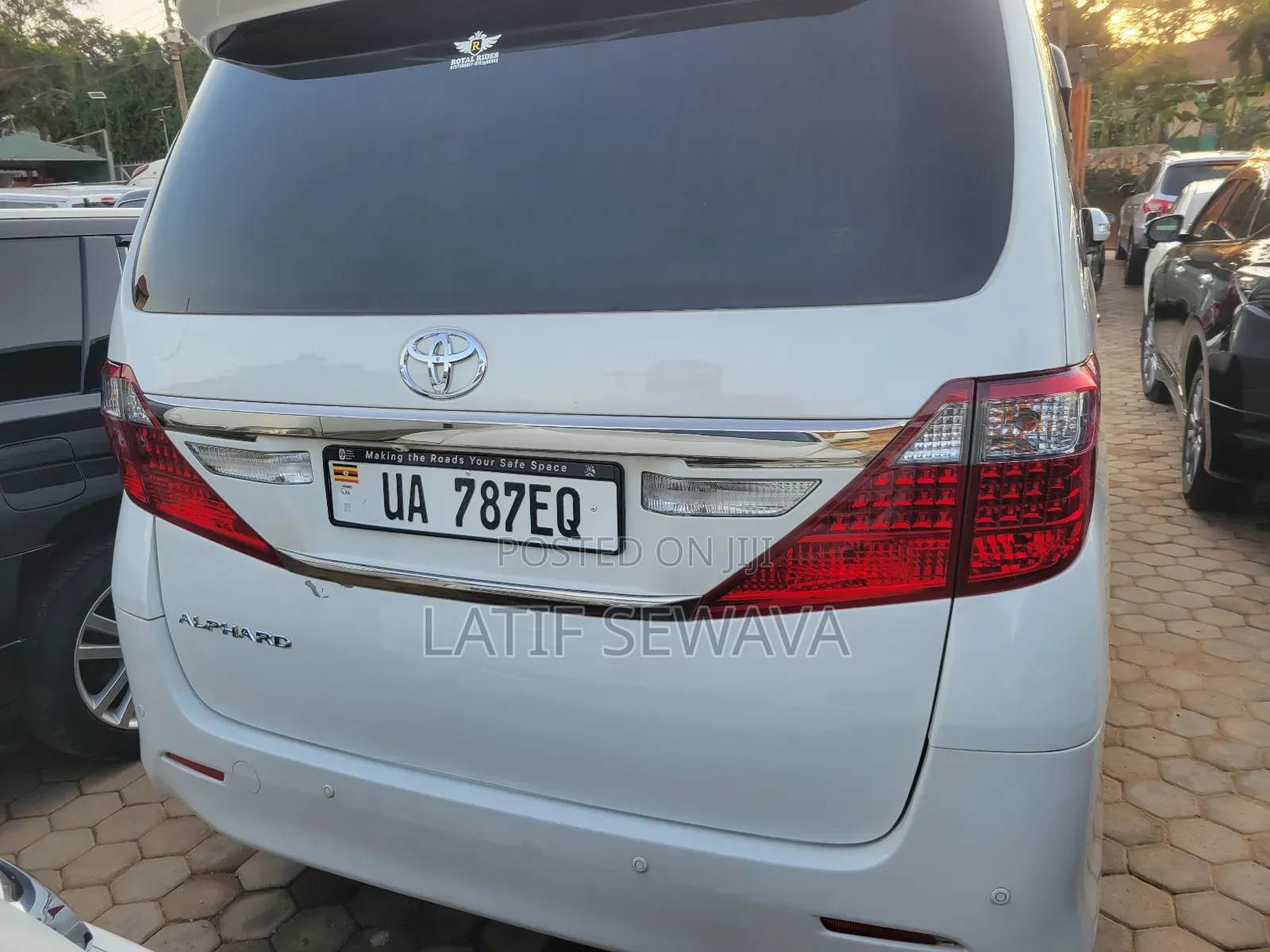 Toyota Alphard 2.4 Petrol AWD 2013 White