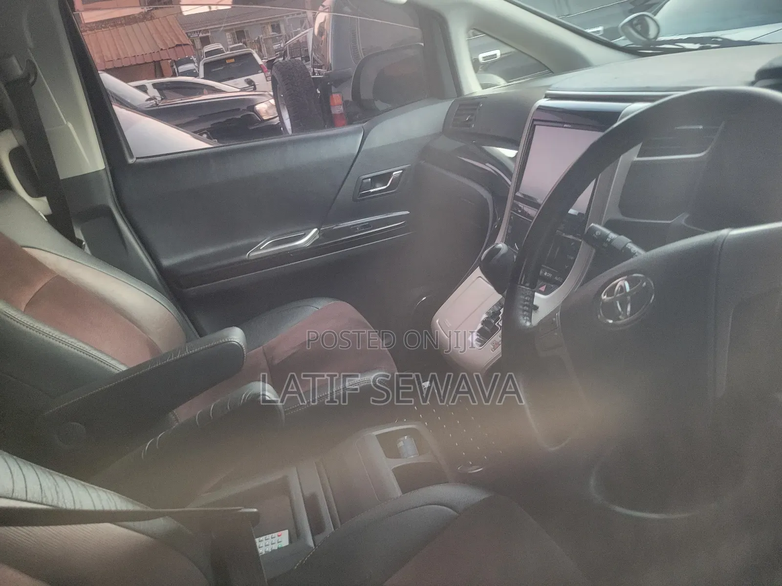 Toyota Alphard 2.4 Petrol AWD 2013 White
