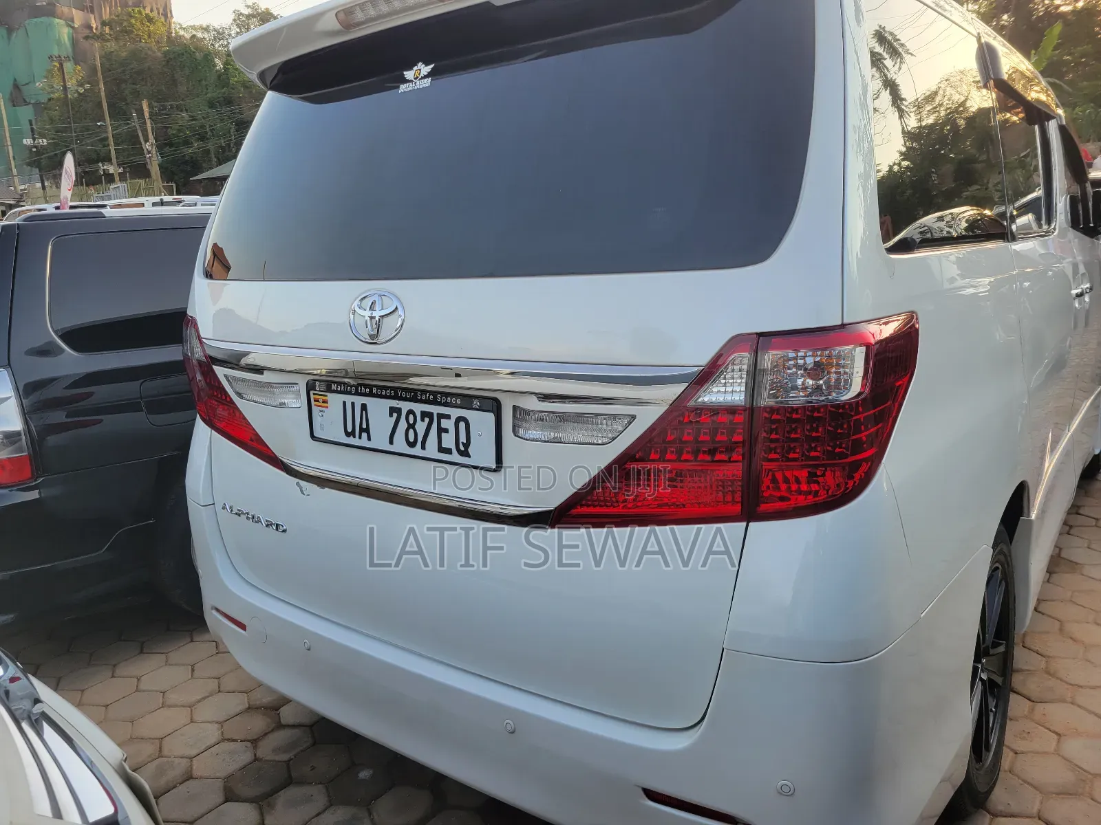 Toyota Alphard 2.4 Petrol AWD 2013 White