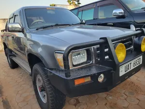 Toyota Hilux 1998 Gray