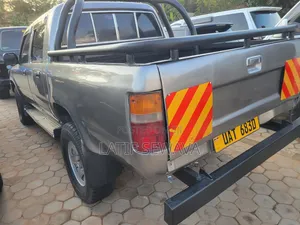 Toyota Hilux 1998 Gray