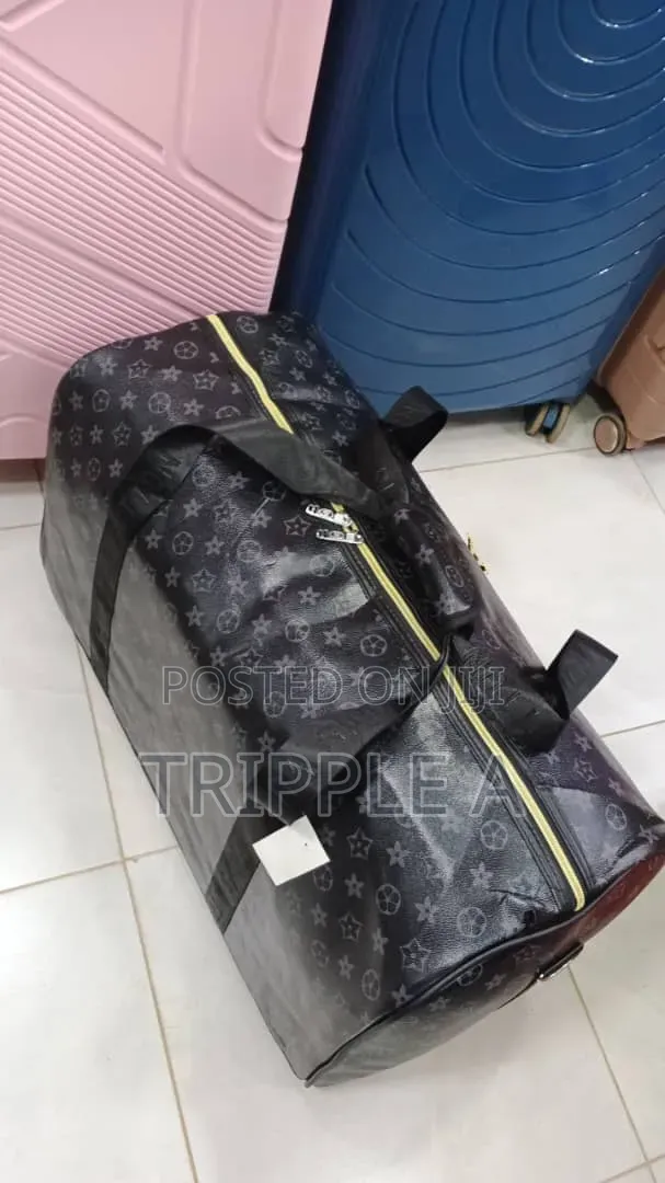 Spacious Black Travel Bag ( Large)