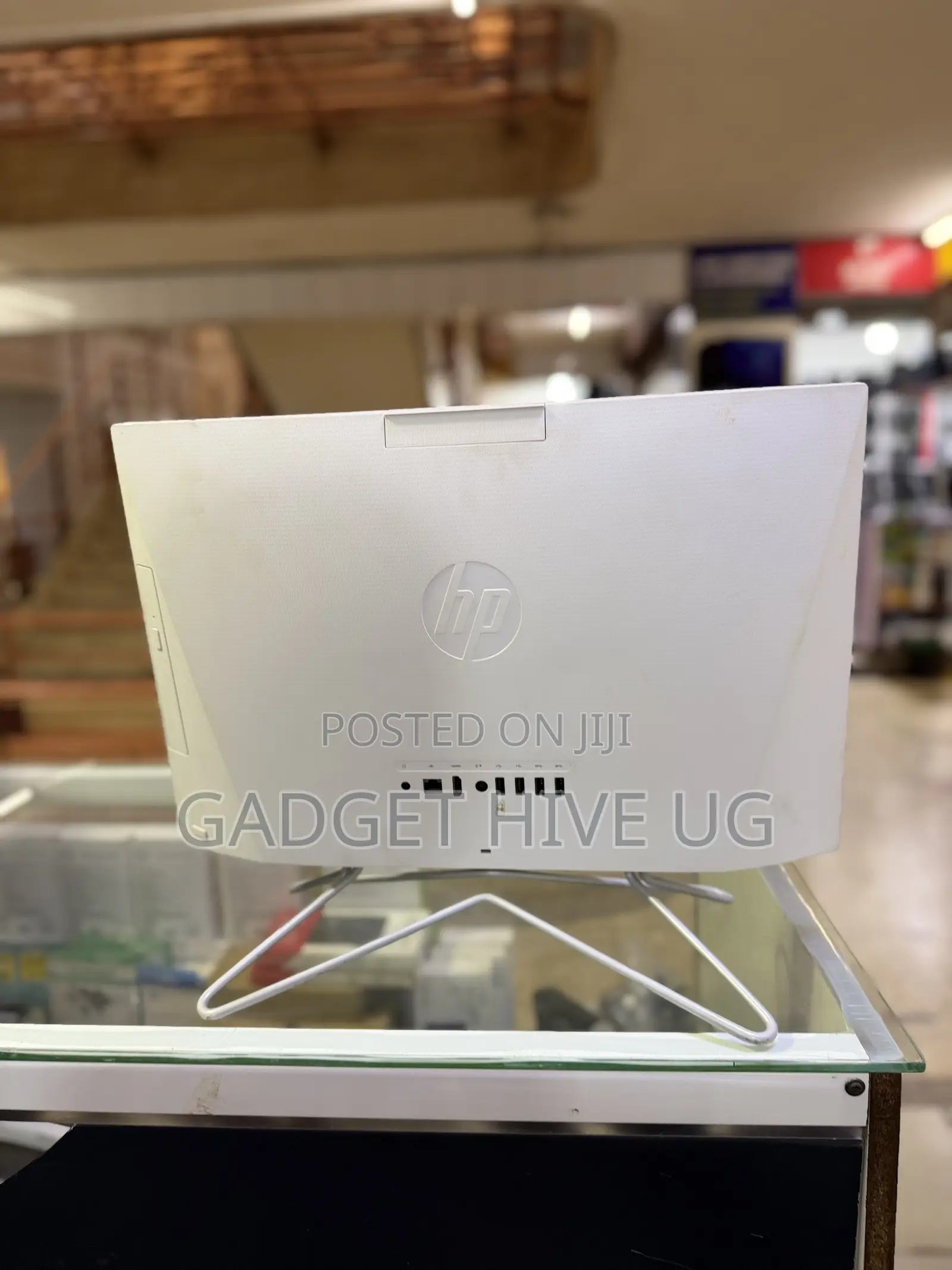 Desktop Computer HP 200 G4 22 All-in-One 8GB Intel Core i5 SSD 256GB