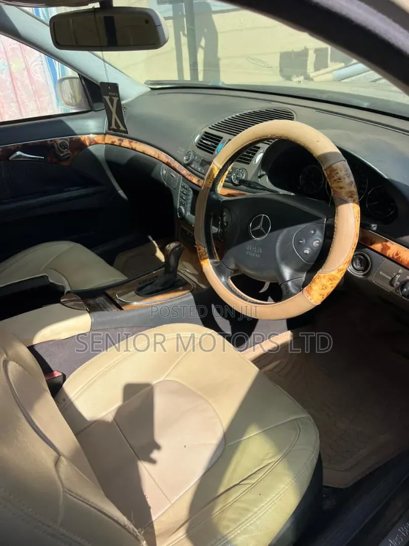 Mercedes-Benz E320 2004 Gray