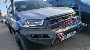 Toyota Hilux 2018 Silver