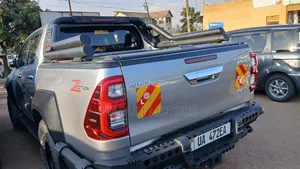 Toyota Hilux 2018 Silver