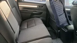 Toyota Hilux 2018 Silver