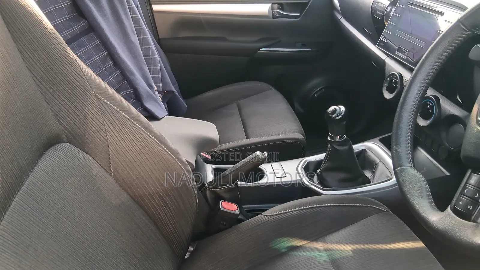 Toyota Hilux 2018 Silver