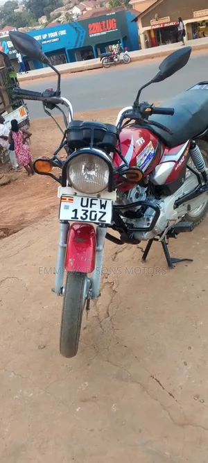 TVS HLX 125 2023 Red