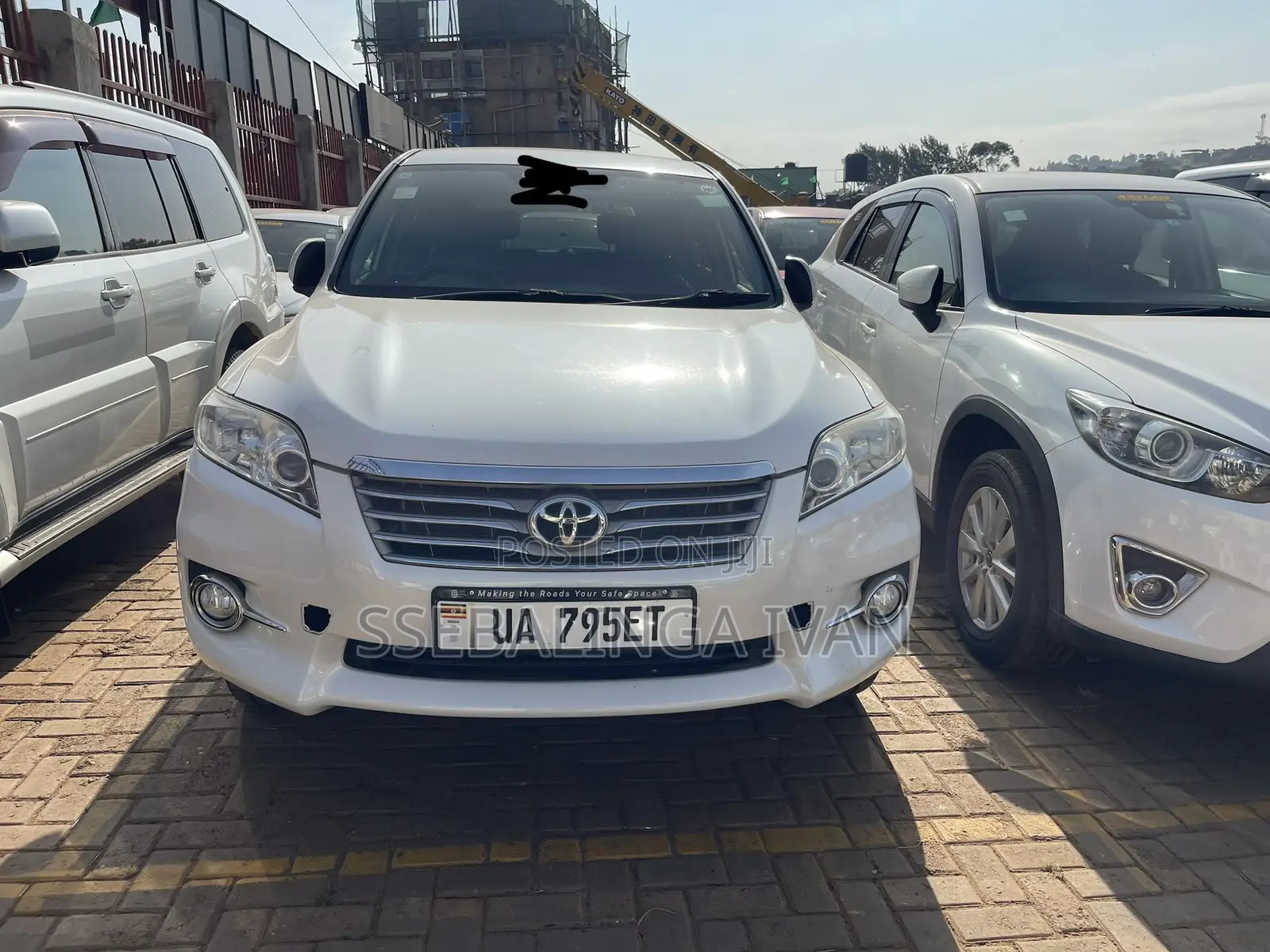 Toyota Vanguard 2010 White