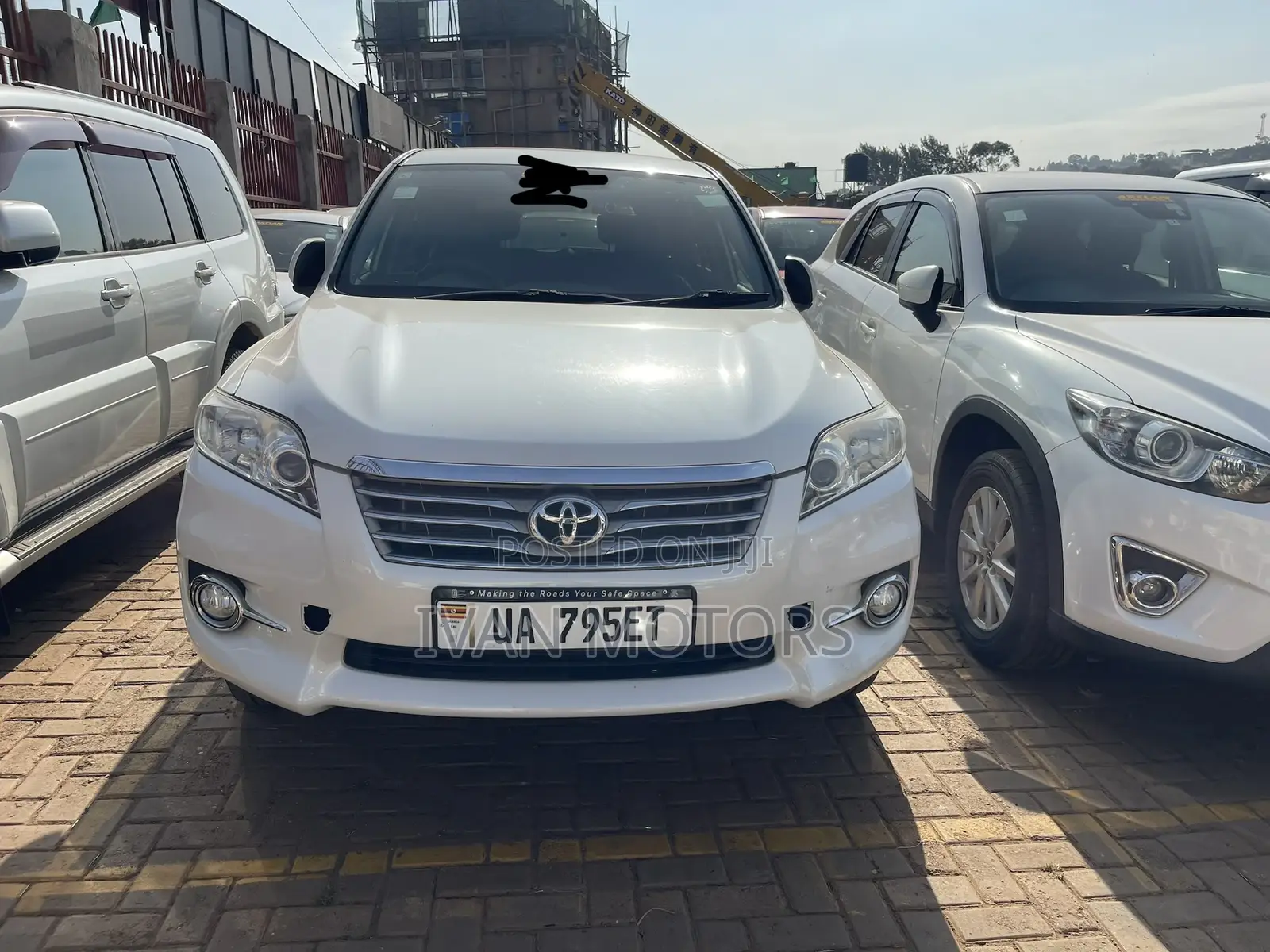Toyota Vanguard 2010 White