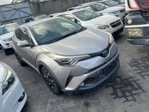 Toyota RAV4 LE FWD (2.5L 4cyl 6A) 2017