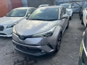 Toyota RAV4 LE FWD (2.5L 4cyl 6A) 2017