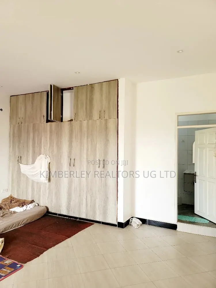5bdrm House in Division A for sale